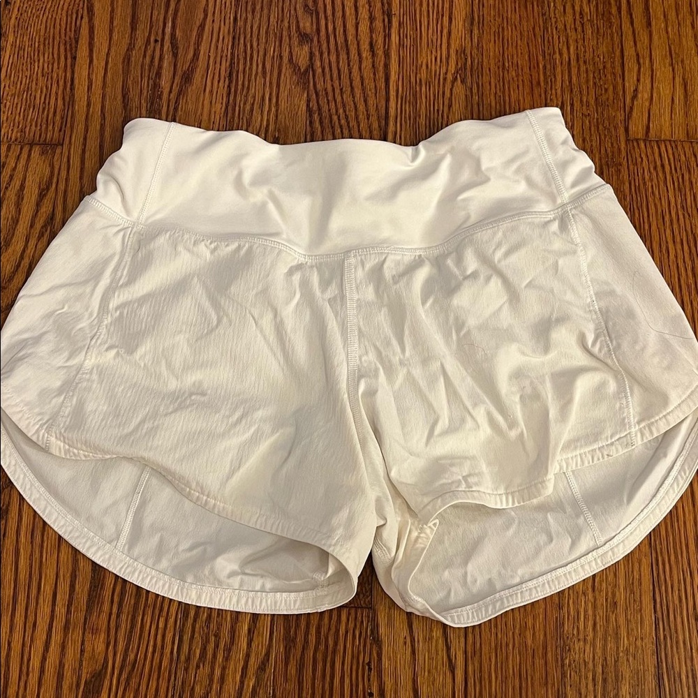 Lululemon Speed up Mid Rise 4” Shorts, Size 4
